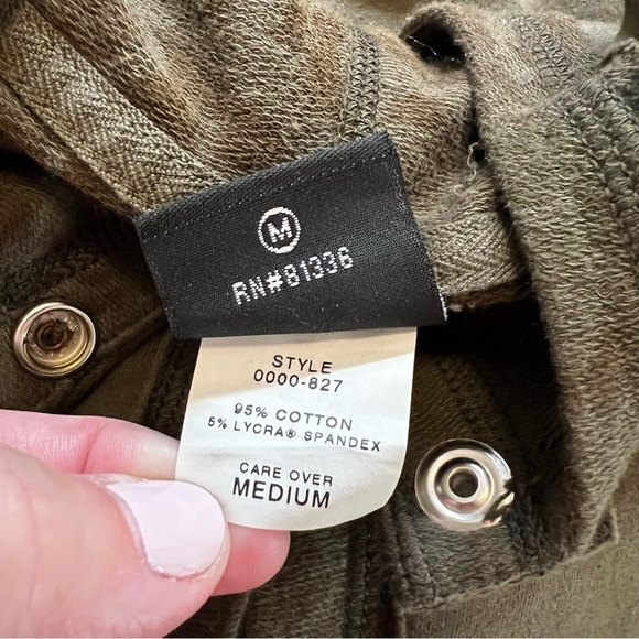 Vintage City Lights Olive Green Hooded Jacket Snap Front pockets Medium
Y2K - Picture 8 of 14